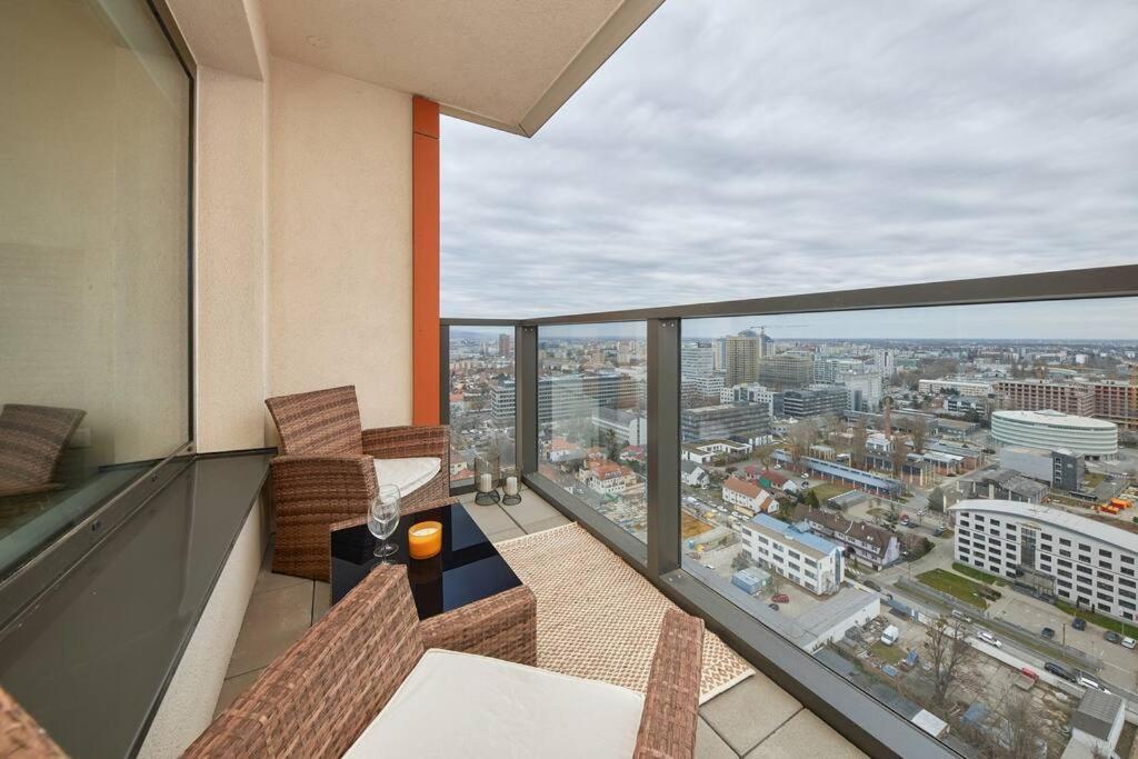 5Min2Centre, View & Free Parking Appartement Bratislava Buitenkant foto